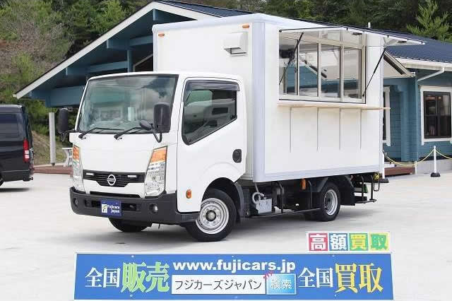 トラックタイプの移動販売車