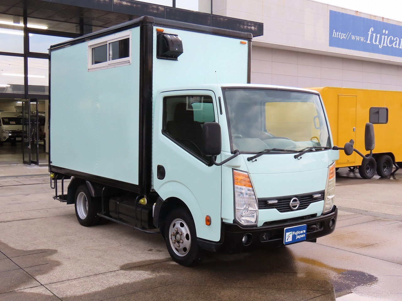 日産 アトラス