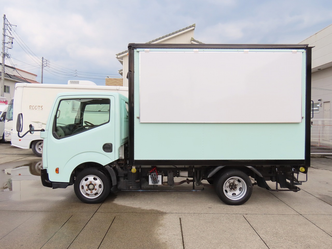 日産 アトラス