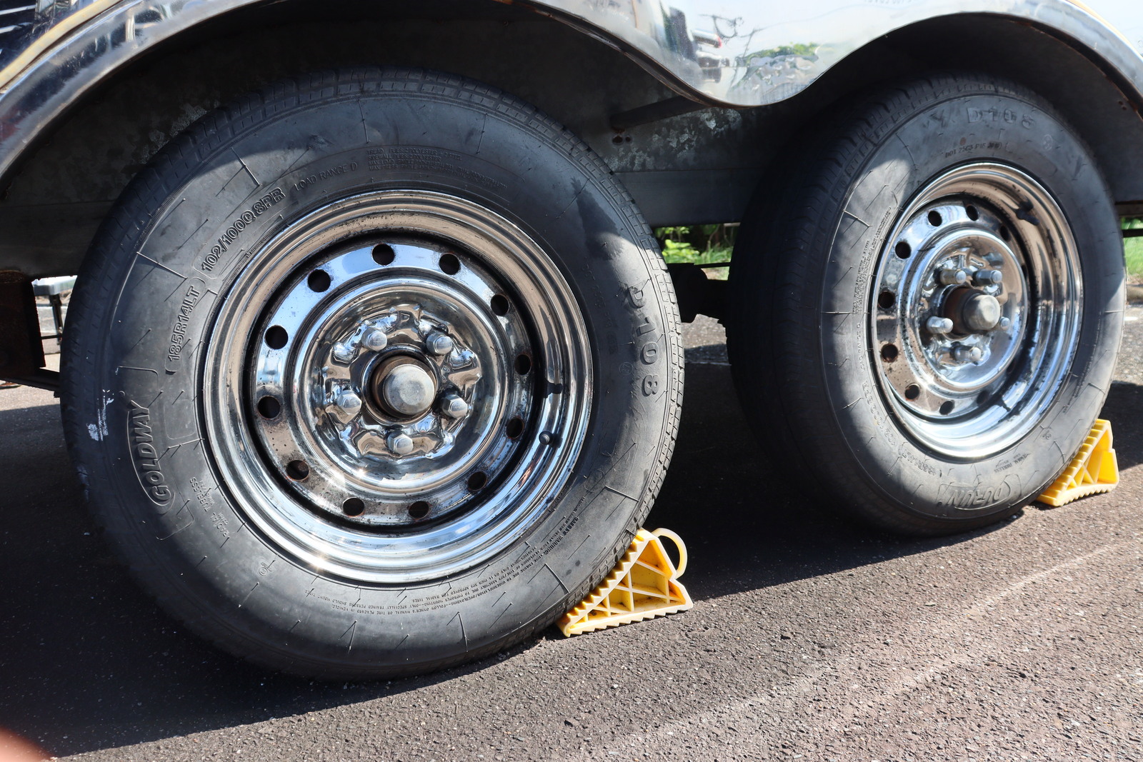 キャンピングカー トレーラー