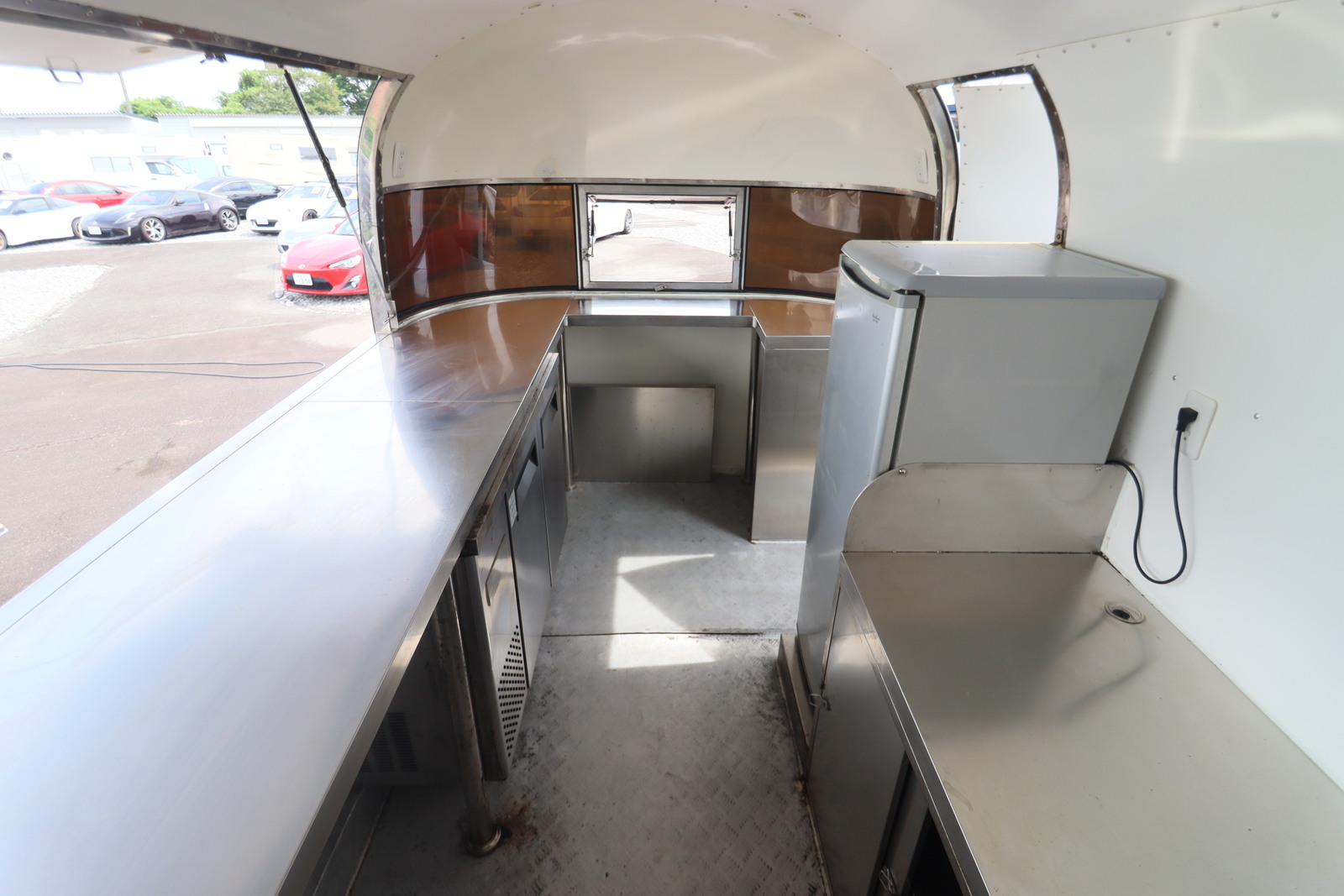 キャンピングカー トレーラー