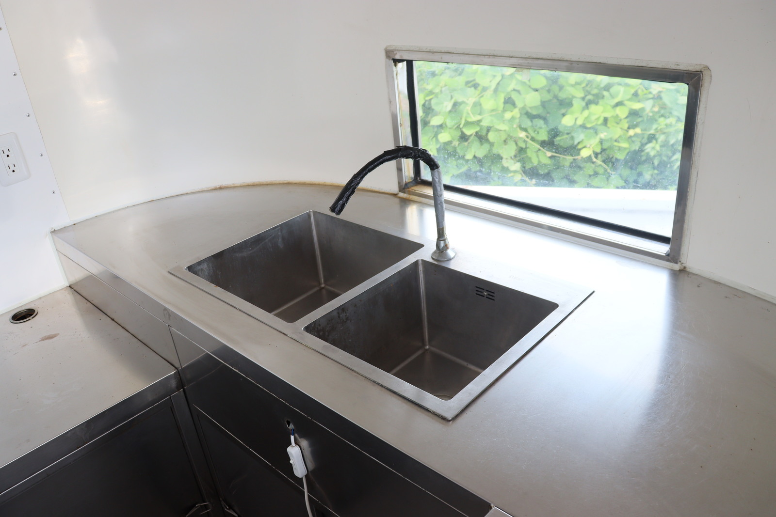 キャンピングカー トレーラー