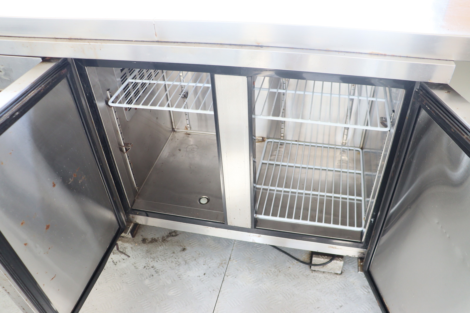 キャンピングカー トレーラー