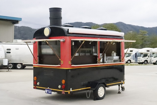 キャンピングカー トレーラー