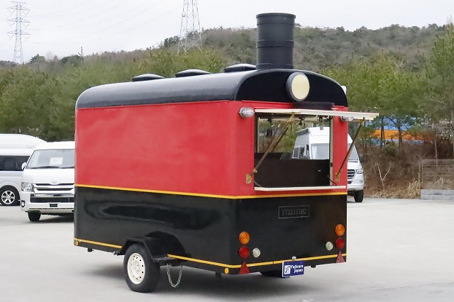 キャンピングカー トレーラー