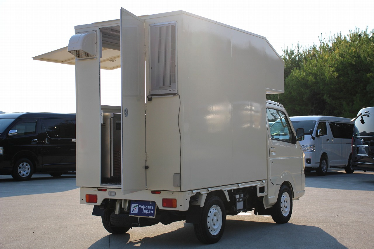 日産 NT100クリッパー