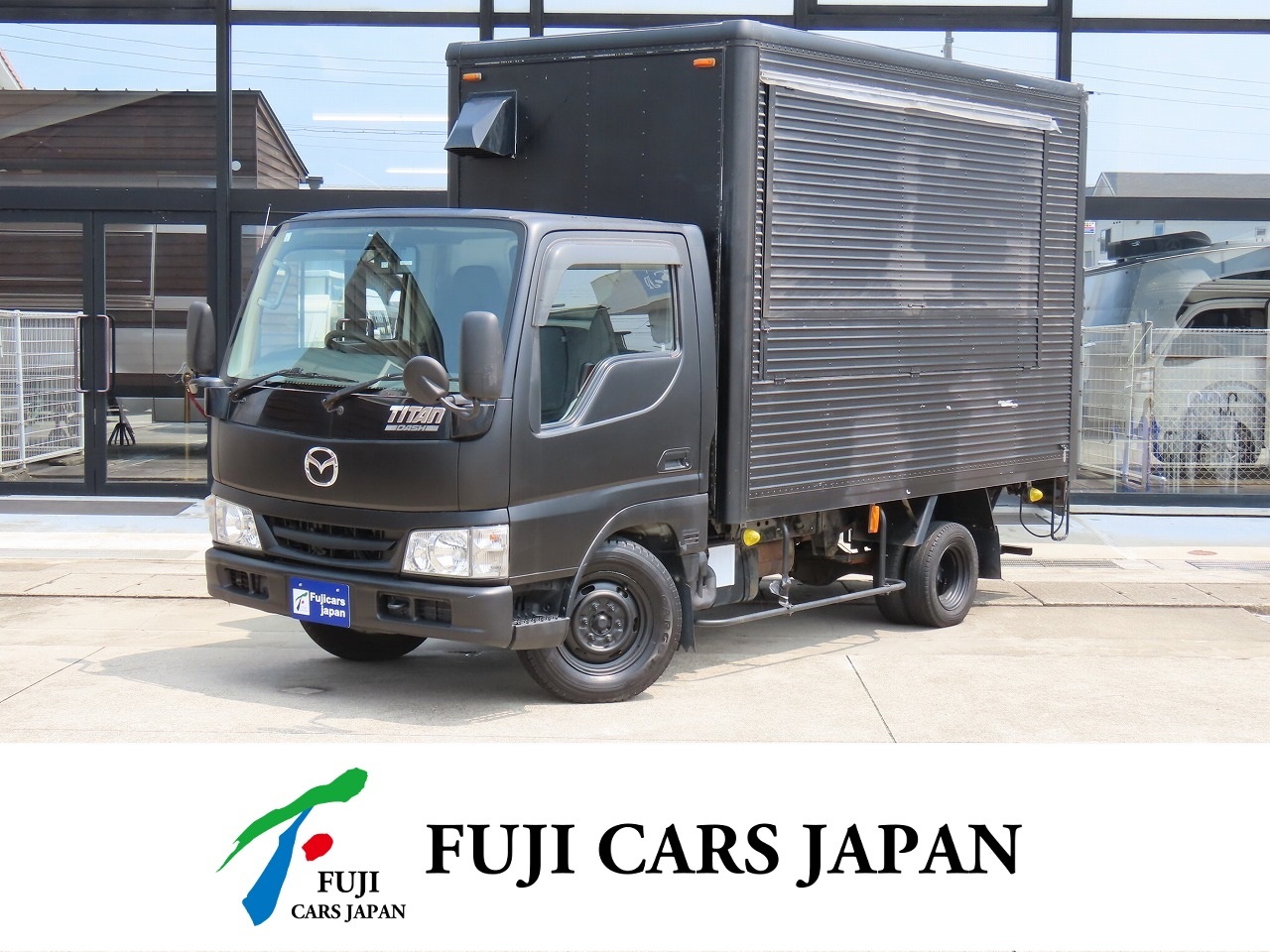 タイタン 移動販売車