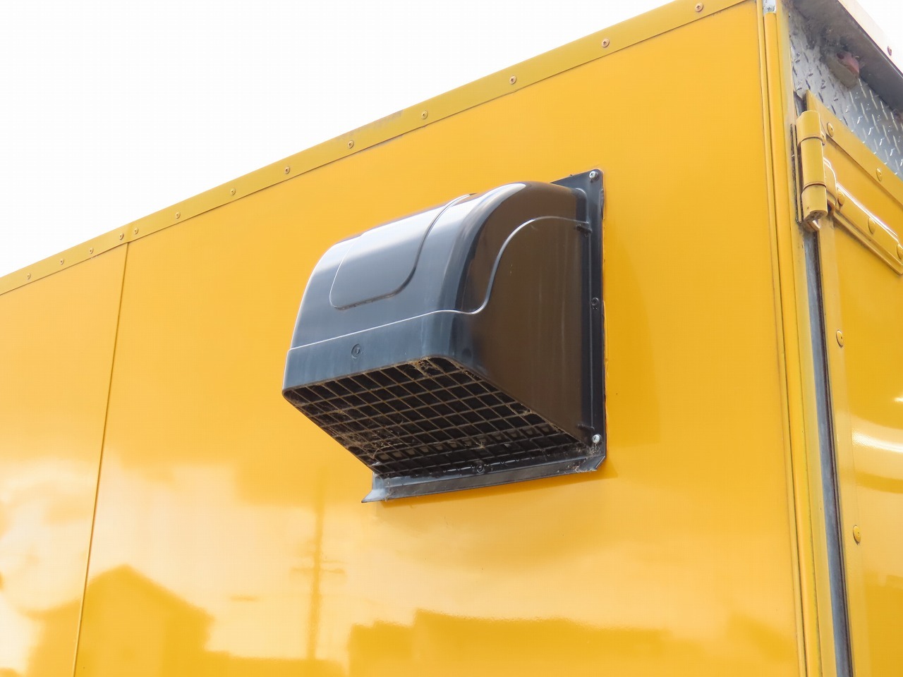 キャンピングカー トレーラー