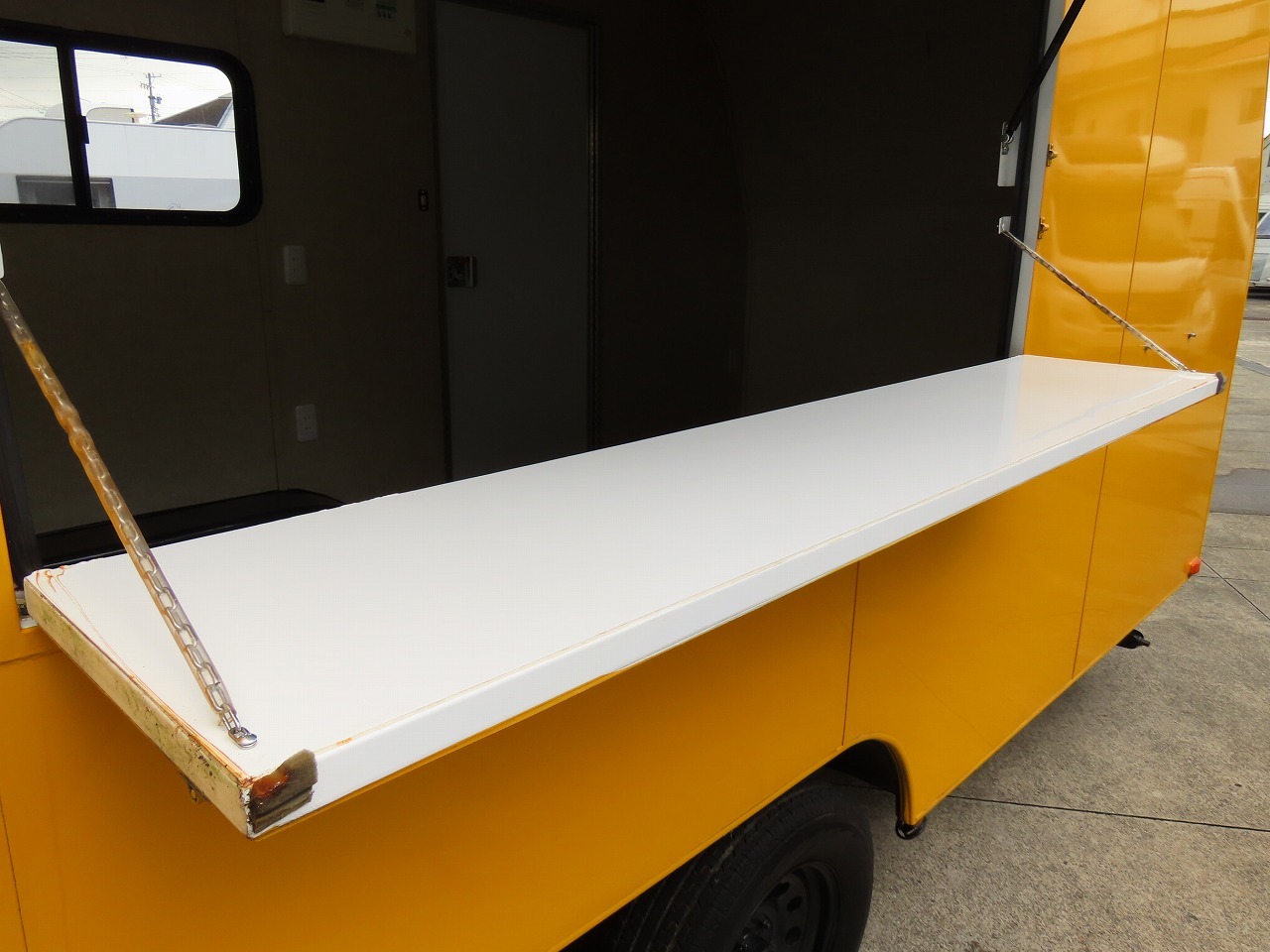 キャンピングカー トレーラー