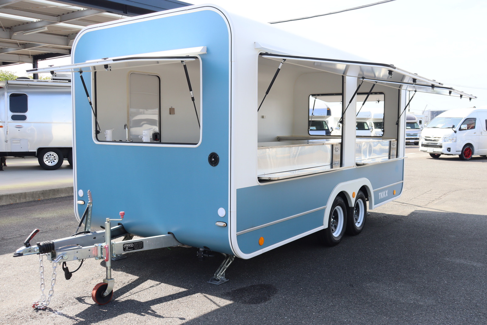 キャンピングカー トレーラー