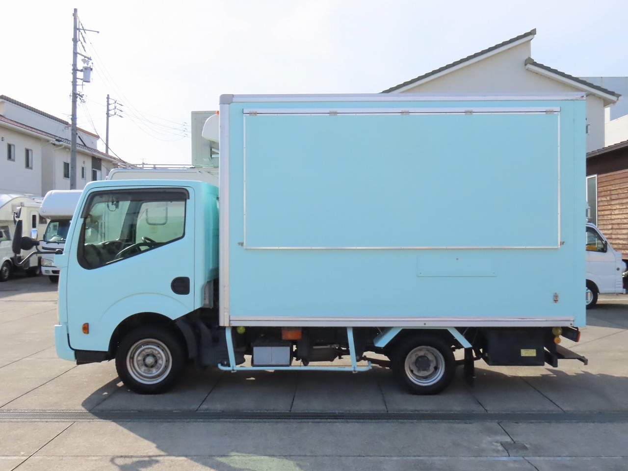 日産 アトラス