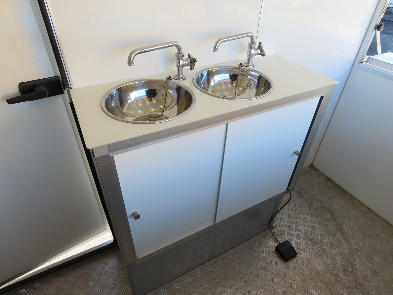 キャンピングカー トレーラー