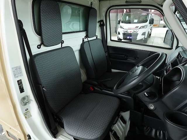 日産 NT100クリッパー