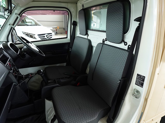 日産 NT100クリッパー